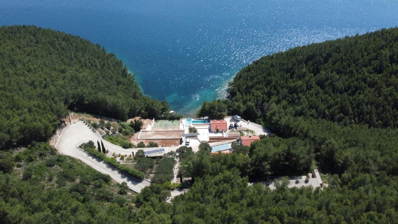 Beachfront Villa Brulupes In Secluded Bay Konstari Zewnętrze zdjęcie